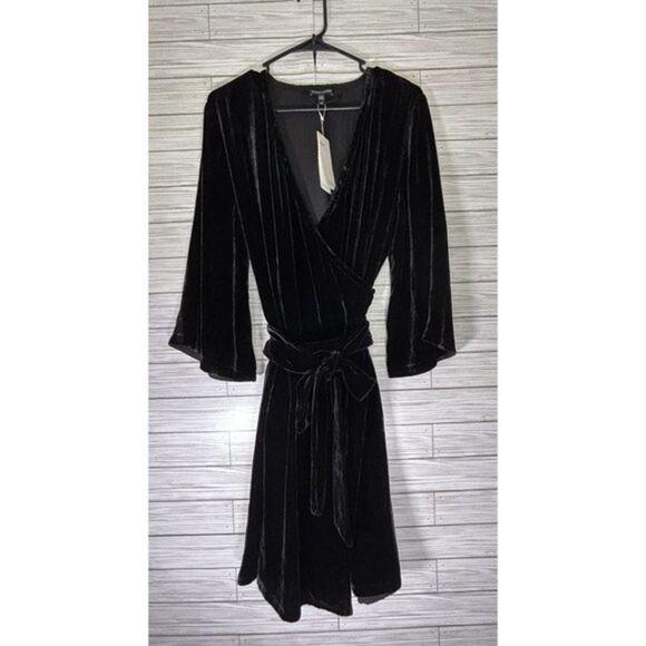 NWT Eileen Fisher Women's Black Silk 3/4 Sleeve‎ Silk Velvet Wrap Dress Size Sm - Picture 1 of 9